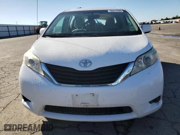 ✅ 2013 Toyota Sienna LE • VIN: 5TDKK3DC0DS365838 • Lot: 86677435. Wystawiony na Copart z przebiegiem 194 745 mil. Bezpłatny archiwum sprzedaży aukcyjnych z USA i szczegółowy raport historii pojazdu na DreamBid. Zdjęcie 5.