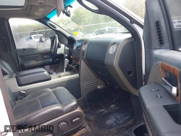 ✅ 2004 Ford F-150 XLT • VIN: 1FTPW12504KD30226 • Lot: 43021196. Listed on IAAI with 214,759 mi. Free auction sales archive from the USA and detailed vehicle history report at DreamBid. Image 5.