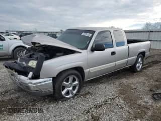 2004 Chevrolet Silverado 1500 LS z VIN 2GCEC19T241287917, wystawiony jako Copart lot #81395105 z przebiegiem 315 343 mil mil oraz Szkoda całkowita • Salvage title. Historia ofert i sprzedaży dostępna na DreamBid. Obrazek 1.