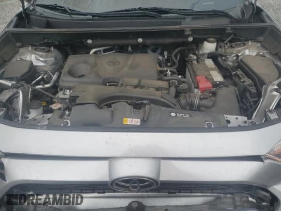 ✅ 2021 Toyota RAV4 XLE • VIN: 2T3W1RFV7MC162144 • Лот: 84802325. Опубликован ранее на Copart с пробегом 44 725 миль. Бесплатный доступ к архиву аукционных продаж из США и подробный отчёт об истории автомобиля на DreamBid. Изображение 11.