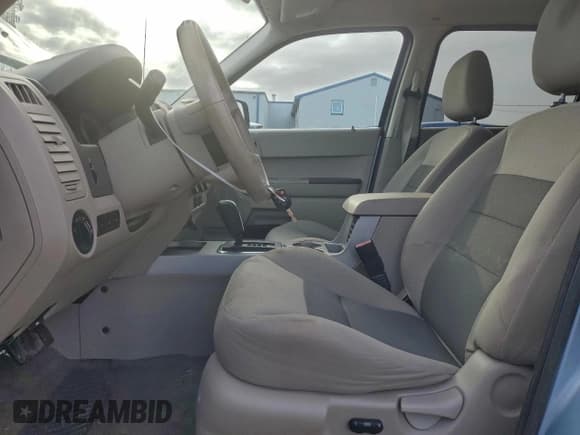 ✅ 2008 Ford Escape Hybrid • VIN: 1FMCU59H18KA99172 • Lot: 94471195. Listed on Copart with 124,460 mi. Free auction sales archive from the USA and detailed vehicle history report at DreamBid. Image 7.