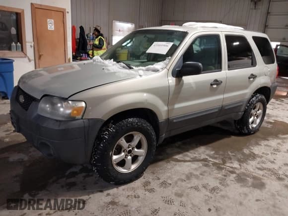 ✅ 2005 Ford Escape XLT • VIN: 1FMYU931X5KD92055 • Лот: 43905906. Опубликован ранее на IAAI с пробегом 149 842 миль. Бесплатный доступ к архиву аукционных продаж из США и подробный отчёт об истории автомобиля на DreamBid. Изображение 2.