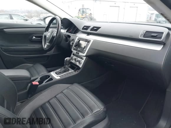 ✅ 2013 Volkswagen CC R-Line • VIN: WVWBP7AN0DE568720 • Lot: 43744745. Wystawiony na IAAI z przebiegiem 153 134 mil. Bezpłatny archiwum sprzedaży aukcyjnych z USA i szczegółowy raport historii pojazdu na DreamBid. Zdjęcie 5.