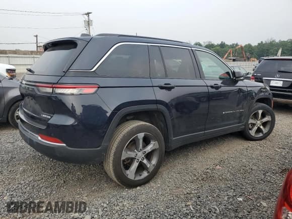 ✅ 2024 Jeep Grand Cherokee Limited • VIN: 1C4RJHBG2RC123713 • Лот: 67323495. Опубликован ранее на Copart с пробегом 43 184 миль. Бесплатный доступ к архиву аукционных продаж из США и подробный отчёт об истории автомобиля на DreamBid. Изображение 3.
