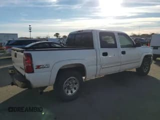 ✅ 2005 Chevrolet Silverado 1500 Z71 • VIN: 2GCEK13T851266843 • Лот: 81480774. Опубликован ранее на Copart с пробегом 141 714 миль. Бесплатный доступ к архиву аукционных продаж из США и подробный отчёт об истории автомобиля на DreamBid. Изображение 3.