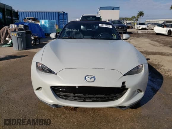 ✅ 2018 Mazda MX-5 Miata Grand Touring • VIN: JM1NDAD71J0202418 • Lot: 70264942. Wystawiony na Copart z przebiegiem 22 355 mil. Bezpłatny archiwum sprzedaży aukcyjnych z USA i szczegółowy raport historii pojazdu na DreamBid. Zdjęcie 5.