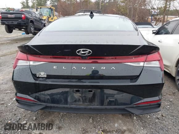 ✅ 2023 Hyundai Elantra SEL • VIN: 5NPLS4AG6PH114687 • Lot: 41578613. Listed on IAAI with 37,396 mi. Free auction sales archive from the USA and detailed vehicle history report at DreamBid. Image 16.