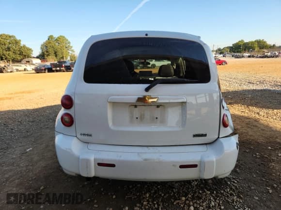 ✅ 2010 Chevrolet HHR LS • VIN: 3GNBAADB8AS530936 • Lot: 87102135. Wystawiony na Copart z przebiegiem 60 901 mil. Bezpłatny archiwum sprzedaży aukcyjnych z USA i szczegółowy raport historii pojazdu na DreamBid. Zdjęcie 6.