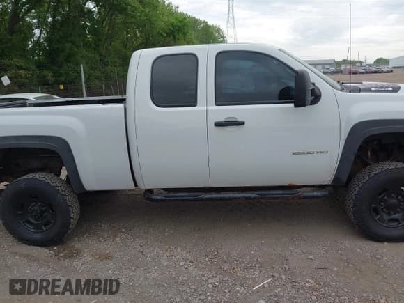 ✅ 2013 Chevrolet Silverado 2500HD Work Truck • VIN: 1GC2KVCG0DZ369368 • Lot: 42240624. Wystawiony na IAAI z przebiegiem 196 105 mil. Bezpłatny archiwum sprzedaży aukcyjnych z USA i szczegółowy raport historii pojazdu na DreamBid. Zdjęcie 13.