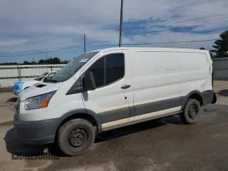 ✅ 2018 Ford Transit • VIN: 1FTYR1ZM8JKB33017 • Лот: 86297905. Опубликован ранее на Copart с пробегом 215 806 миль. Бесплатный доступ к архиву аукционных продаж из США и подробный отчёт об истории автомобиля на DreamBid. Изображение 1.