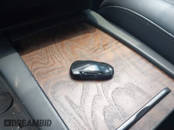 ✅ 2019 Tesla Model S 75D • VIN: 5YJSA1E25KF311319 • Лот: 43009074. Опубликован ранее на IAAI с пробегом 81 285 миль. Бесплатный доступ к архиву аукционных продаж из США и подробный отчёт об истории автомобиля на DreamBid. Изображение 11.