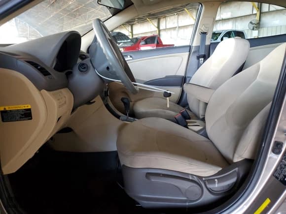 ✅ 2014 Hyundai Accent GLS • VIN: KMHCT4AE8EU712984 • Lot: 69430445. Listed on Copart with 140,470 mi. Free auction sales archive from the USA and detailed vehicle history report at DreamBid. Image 7.