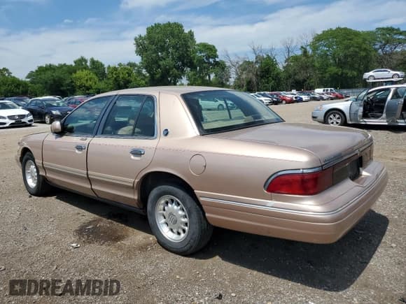 ✅ 1996 Mercury Grand Marquis LS • VIN: 2MELM75W0TX654931 • Lot: 63485975. Wystawiony na Copart z przebiegiem 136 648 mil. Bezpłatny archiwum sprzedaży aukcyjnych z USA i szczegółowy raport historii pojazdu na DreamBid. Zdjęcie 2.