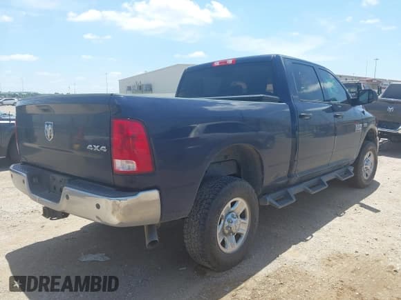 ✅ 2018 Ram 2500 Tradesman • VIN: 3C6UR5CJ2JG259800 • Лот: 42784726. Опубликован ранее на IAAI с пробегом 126 557 миль. Бесплатный доступ к архиву аукционных продаж из США и подробный отчёт об истории автомобиля на DreamBid. Изображение 4.
