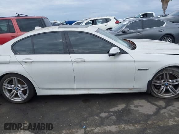 ✅ 2015 BMW 5 Series 535i xDrive • VIN: WBA5B3C56FD548284 • Lot: 43262851. Listed on IAAI with 102,867 mi. Free auction sales archive from the USA and detailed vehicle history report at DreamBid. Image 13.