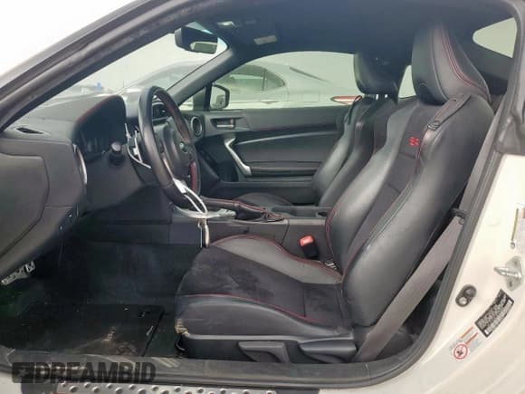 ✅ 2020 Subaru BRZ Limited • VIN: JF1ZCAC14L8700091 • Lot: 57690335. Wystawiony na Copart z przebiegiem 50 010 mil. Bezpłatny archiwum sprzedaży aukcyjnych z USA i szczegółowy raport historii pojazdu na DreamBid. Zdjęcie 7.