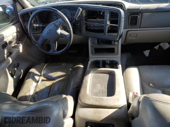 ✅ 2004 Chevrolet Suburban Z71 • VIN: 3GNFK16Z14G238951 • Лот: 78673354. Опубликован ранее на Copart с пробегом 221 867 миль. Бесплатный доступ к архиву аукционных продаж из США и подробный отчёт об истории автомобиля на DreamBid. Изображение 8.