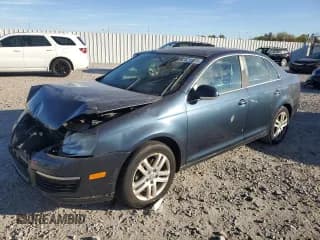 ✅ 2007 Volkswagen Jetta 2.5 • VIN: 3VWSF71K17M011108 • Lot: 82521135. Listed on Copart with 234,945 mi. Free auction sales archive from the USA and detailed vehicle history report at DreamBid. Image 1.