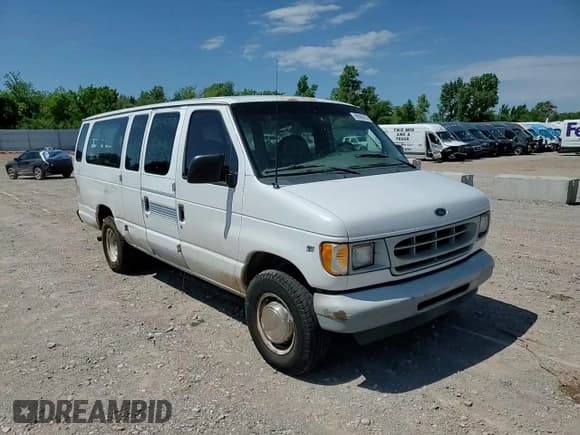 ✅ 2002 Ford Econoline Passenger XL • VIN: 1FBSS31L02HB56870 • Lot: 59566015. Listed on Copart with 257,785 mi. Free auction sales archive from the USA and detailed vehicle history report at DreamBid. Image 14.