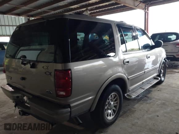 ✅ 2001 Ford Expedition Eddie Bauer • VIN: 1FMRU17LX1LB77796 • Лот: 43764779. Опубликован ранее на IAAI с пробегом 287 719 миль. Бесплатный доступ к архиву аукционных продаж из США и подробный отчёт об истории автомобиля на DreamBid. Изображение 4.