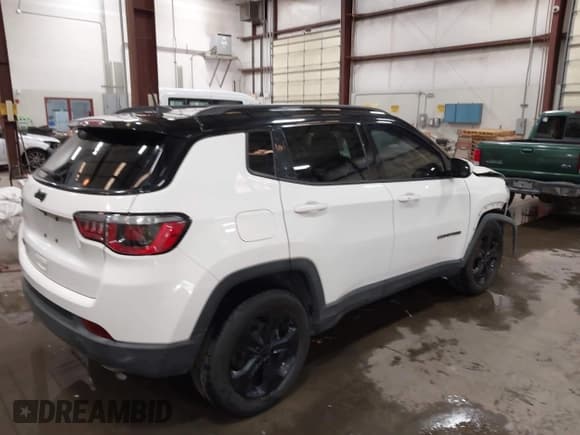✅ 2019 Jeep Compass Latitude • VIN: 3C4NJDBB2KT616748 • Lot: 43093628. Listed on IAAI with 87,538 mi. Free auction sales archive from the USA and detailed vehicle history report at DreamBid. Image 4.