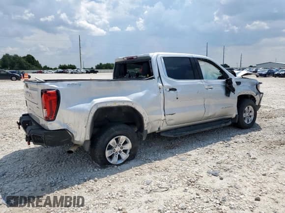 ✅ 2022 GMC Sierra 1500 SLE • VIN: 3GTP9BEKXNG151571 • Лот: 70213415. Опубликован ранее на Copart с пробегом Не указан. Бесплатный доступ к архиву аукционных продаж из США и подробный отчёт об истории автомобиля на DreamBid. Изображение 3.