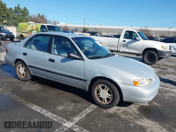 ✅ 2000 Chevrolet Prizm • VIN: 1Y1SK548XYZ426149 • Lot: 41495791. Listed on IAAI with 127,968 mi. Free auction sales archive from the USA and detailed vehicle history report at DreamBid. Image 1.