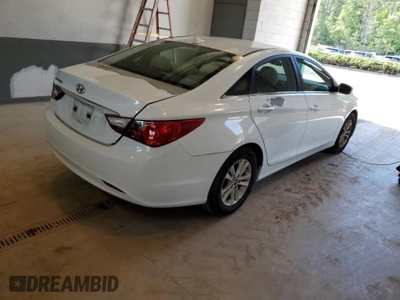 ✅ 2013 Hyundai Sonata GLS • VIN: 5NPEB4AC7DH756918 • Lot: 56680644. Listed on Copart with 153,274 mi. Free auction sales archive from the USA and detailed vehicle history report at DreamBid. Image 3.