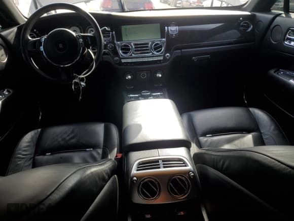 ✅ 2014 Rolls-Royce Wraith • VIN: SCA665C57EUX84259 • Lot: 65586204. Wystawiony na Copart z przebiegiem 52 048 mil. Bezpłatny archiwum sprzedaży aukcyjnych z USA i szczegółowy raport historii pojazdu na DreamBid. Zdjęcie 8.