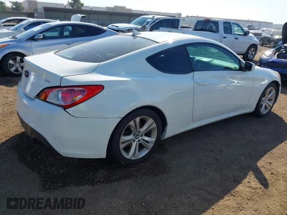 ✅ 2012 Hyundai Genesis Coupe 2.0T • VIN: KMHHT6KD4CU067884 • Lot: 41659834. Wystawiony na IAAI z przebiegiem 139 126 mil. Bezpłatny archiwum sprzedaży aukcyjnych z USA i szczegółowy raport historii pojazdu na DreamBid. Zdjęcie 4.