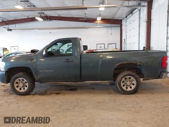 ✅ 2010 Chevrolet Silverado 1500 Work Truck • VIN: 1GCPCPEX7AZ291985 • Lot: 41667678. Listed on IAAI with 181,563 mi. Free auction sales archive from the USA and detailed vehicle history report at DreamBid. Image 15.