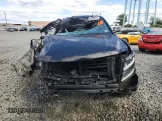 ✅ 2019 Chevrolet Suburban LT • VIN: 1GNSKHKC6KR202548 • Lot: 60195714. Wystawiony na Copart z przebiegiem 156 087 mil. Bezpłatny archiwum sprzedaży aukcyjnych z USA i szczegółowy raport historii pojazdu na DreamBid. Zdjęcie 5.