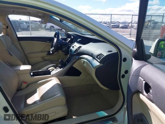 ✅ 2010 Acura TSX • VIN: JH4CU2F61AC038263 • Lot: 43655966. Wystawiony na IAAI z przebiegiem 144 627 mil. Bezpłatny archiwum sprzedaży aukcyjnych z USA i szczegółowy raport historii pojazdu na DreamBid. Zdjęcie 5.