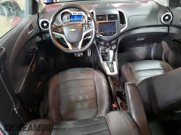 2013 Chevrolet Sonic RS z VIN 1G1JG6SB0D4222496, wystawiony jako Copart lot #51392355 z przebiegiem 160 398 mil mil oraz Szkoda całkowita • Salvage title. Historia ofert i sprzedaży dostępna na DreamBid. Obrazek 8.