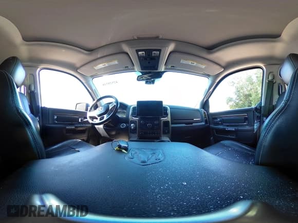 ✅ 2015 Ram 1500 Laramie • VIN: 1C6RR7NM7FS506947 • Lot: 42928518. Wystawiony na IAAI z przebiegiem 163 023 mil. Bezpłatny archiwum sprzedaży aukcyjnych z USA i szczegółowy raport historii pojazdu na DreamBid. Zdjęcie 18.