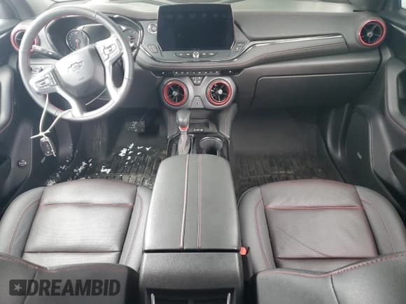 ✅ 2023 Chevrolet Blazer RS • VIN: 3GNKBKRS2PS195712 • Lot: 88147895. Wystawiony na Copart z przebiegiem 24 268 mil. Bezpłatny archiwum sprzedaży aukcyjnych z USA i szczegółowy raport historii pojazdu na DreamBid. Zdjęcie 8.