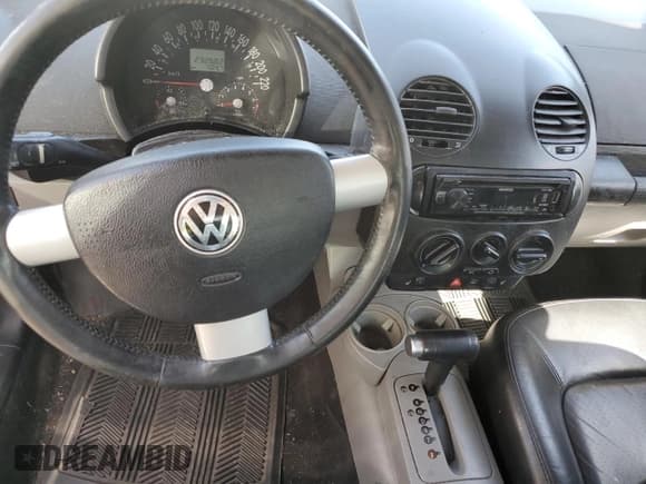 ✅ 2003 Volkswagen Beetle GLS • VIN: 3VWCK21C23M409580 • Лот: 62507955. Опубликован ранее на Copart с пробегом 232 682 миль. Бесплатный доступ к архиву аукционных продаж из США и подробный отчёт об истории автомобиля на DreamBid. Изображение 8.