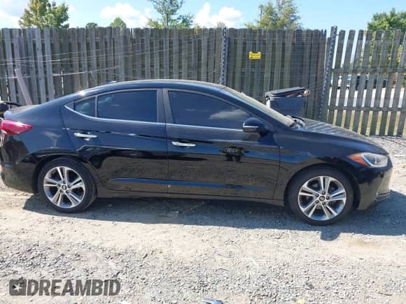 2017 Hyundai Elantra Limited с VIN KMHD84LF0HU119605, выставлен на аукционе IAAI как лот 43222041 с пробегом 160 633 миль миль и . История ставок и продаж доступна на DreamBid. Изображение 13.