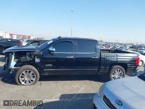 ✅ 2016 Chevrolet Silverado 1500 High Country • VIN: 3GCUKTEJ0GG133927 • Lot: 43484680. Wystawiony na IAAI z przebiegiem 101 374 mil. Bezpłatny archiwum sprzedaży aukcyjnych z USA i szczegółowy raport historii pojazdu na DreamBid. Zdjęcie 15.