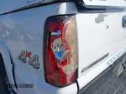 ✅ 2006 Chevrolet Silverado 2500HD LT3 • VIN: 1GCHK23D66F147100 • Лот: 42173062. Опубликован ранее на IAAI с пробегом 227 592 миль. Бесплатный доступ к архиву аукционных продаж из США и подробный отчёт об истории автомобиля на DreamBid. Изображение 19.