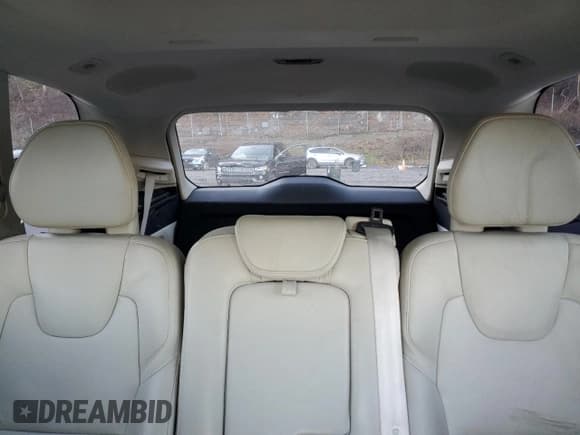 ✅ 2016 Volvo XC90 T6 Momentum • VIN: YV4A22PK9G1033341 • Лот: 93293565. Опубликован ранее на Copart с пробегом 76 229 миль. Бесплатный доступ к архиву аукционных продаж из США и подробный отчёт об истории автомобиля на DreamBid. Изображение 10.