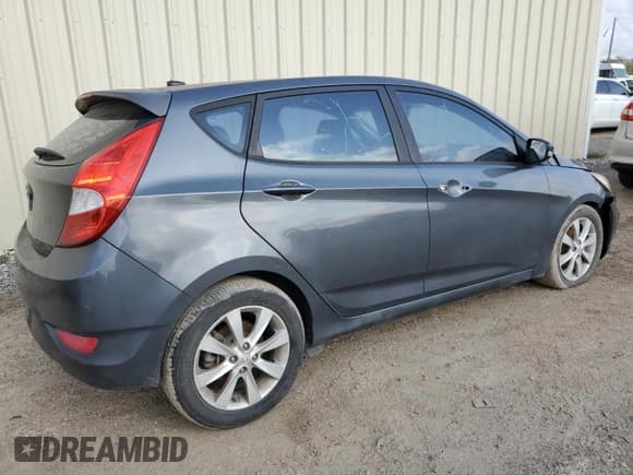 ✅ 2013 Hyundai Accent SE • VIN: KMHCU5AE7DU061588 • Лот: 79833544. Опубликован ранее на Copart с пробегом 138 353 миль. Бесплатный доступ к архиву аукционных продаж из США и подробный отчёт об истории автомобиля на DreamBid. Изображение 3.