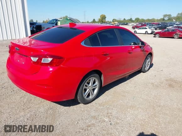✅ 2017 Chevrolet Cruze LT • VIN: 1G1BE5SM2H7169813 • Lot: 43421156. Listed on IAAI with 94,386 mi. Free auction sales archive from the USA and detailed vehicle history report at DreamBid. Image 4.
