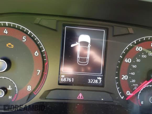 ✅ 2020 Volkswagen Jetta S • VIN: 3VWCB7BU4LM059115 • Lot: 43327550. Wystawiony na IAAI z przebiegiem 68 761 mil. Bezpłatny archiwum sprzedaży aukcyjnych z USA i szczegółowy raport historii pojazdu na DreamBid. Zdjęcie 16.