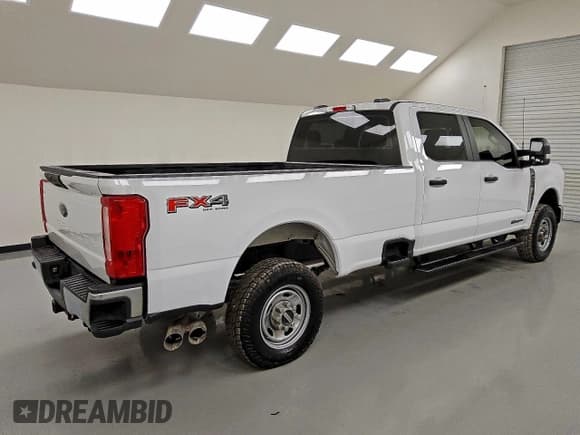 ✅ 2024 Ford F-250 XL • VIN: 1FT7W2BT1REC98798 • Lot: 94122225. Listed on Copart with 57,643 mi. Free auction sales archive from the USA and detailed vehicle history report at DreamBid. Image 3.