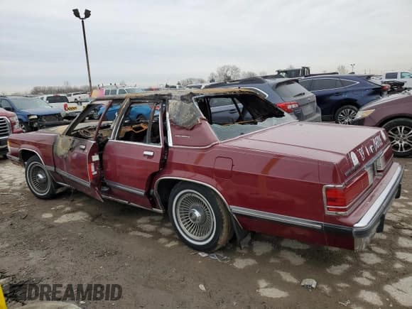 ✅ 1989 Mercury Grand Marquis GS • VIN: 2MEBM74F2KX698022 • Lot: 44941735. Wystawiony na Copart z przebiegiem Nie podano. Bezpłatny archiwum sprzedaży aukcyjnych z USA i szczegółowy raport historii pojazdu na DreamBid. Zdjęcie 3.