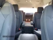 ✅ 2017 Chevrolet Traverse LT • VIN: 1GNKVGKD0HJ323819 • Lot: 85395815. Wystawiony na Copart z przebiegiem 140 637 mil. Bezpłatny archiwum sprzedaży aukcyjnych z USA i szczegółowy raport historii pojazdu na DreamBid. Zdjęcie 10.