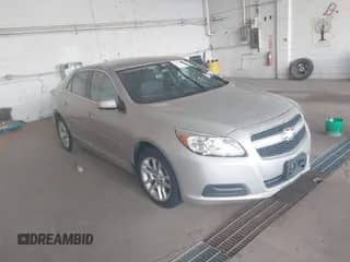 2013 Chevrolet Malibu LT z VIN 1G11C5SA9DF230078, wystawiony jako IAAI lot #43012072 z przebiegiem 127 980 mil mil oraz . Historia ofert i sprzedaży dostępna na DreamBid. Obrazek 1.