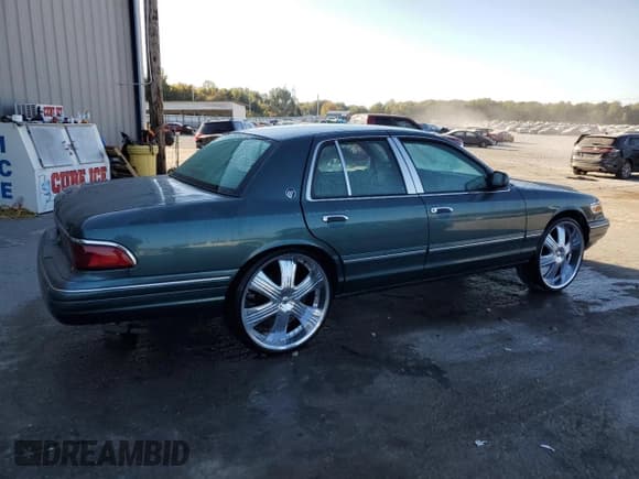 ✅ 1995 Mercury Grand Marquis GS • VIN: 2MELM74W9SX619093 • Лот: 77165674. Опубликован ранее на Copart с пробегом 139 179 миль. Бесплатный доступ к архиву аукционных продаж из США и подробный отчёт об истории автомобиля на DreamBid. Изображение 3.