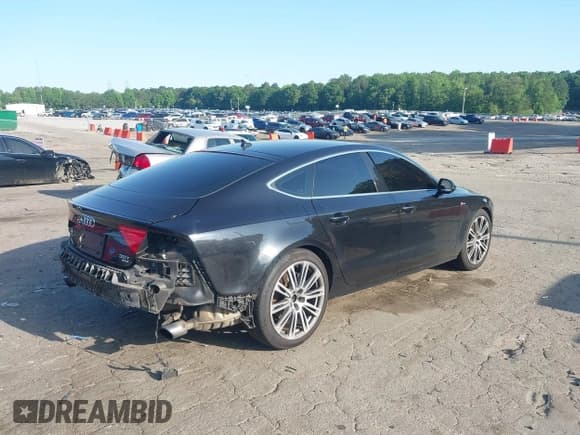 ✅ 2014 Audi A7 Premium Plus • VIN: WAUWGAFC4EN092525 • Lot: 42331183. Wystawiony na IAAI z przebiegiem 183 258 mil. Bezpłatny archiwum sprzedaży aukcyjnych z USA i szczegółowy raport historii pojazdu na DreamBid. Zdjęcie 4.